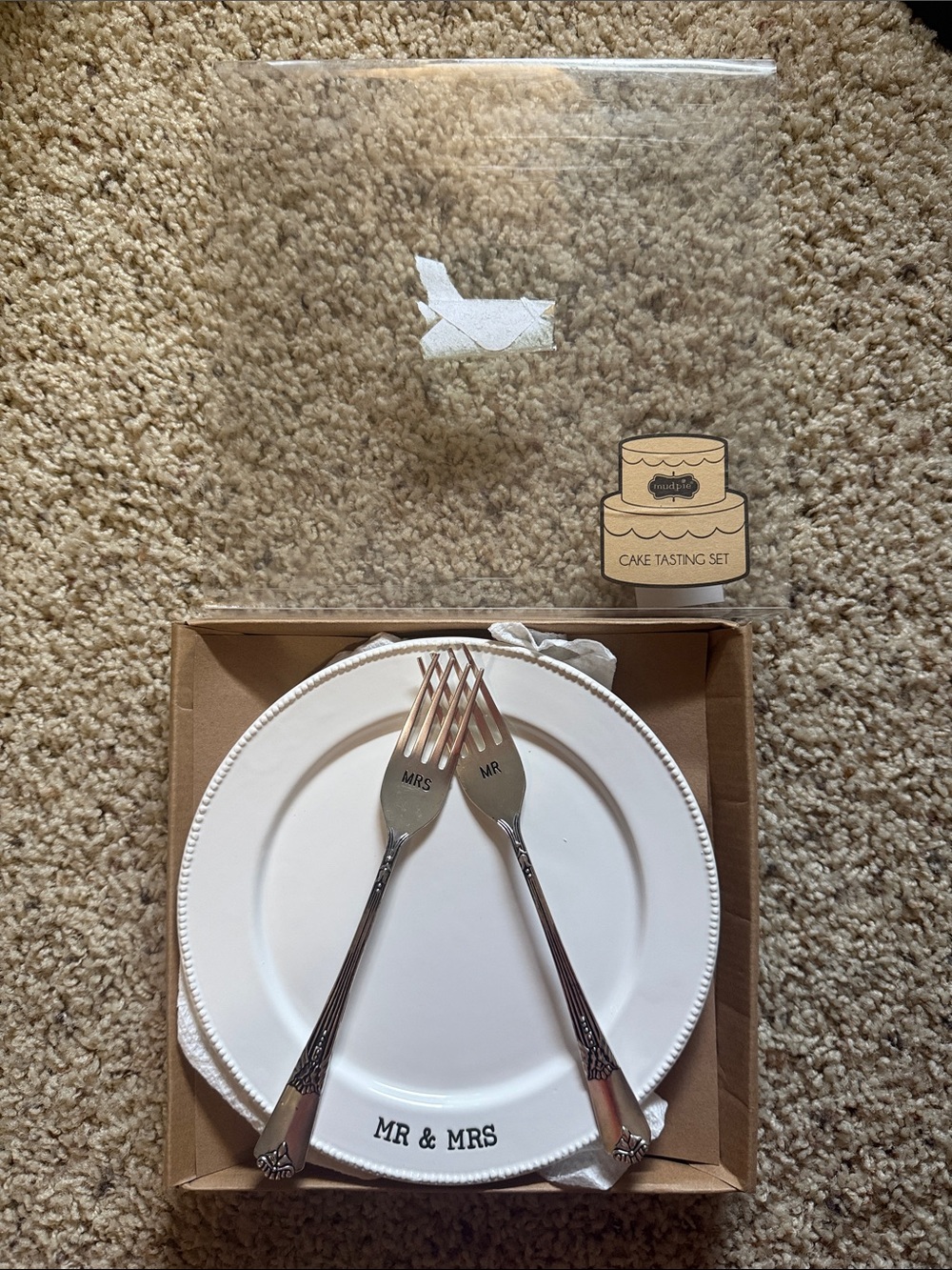 Mr & Mrs White Cake Tasting Set with Silver Forks